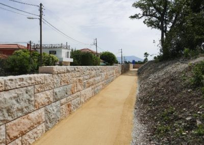 Mur en Pierre Naturelle avec Modul’Pierre Modbloc . Programme Altarea Cogedim « Le Domaine de Gairaut »